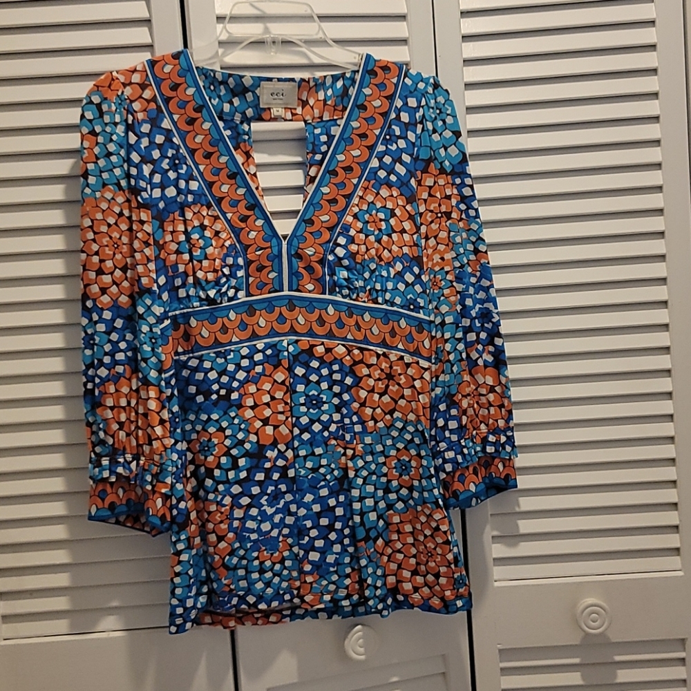 ECI Ladies Top Size Medium
